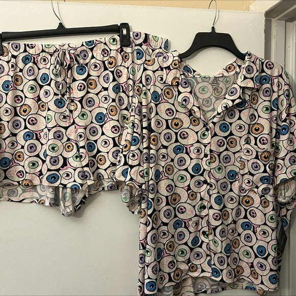 Tik Tok Halloween Eyeball Pajama Set - Picture 4 of 7